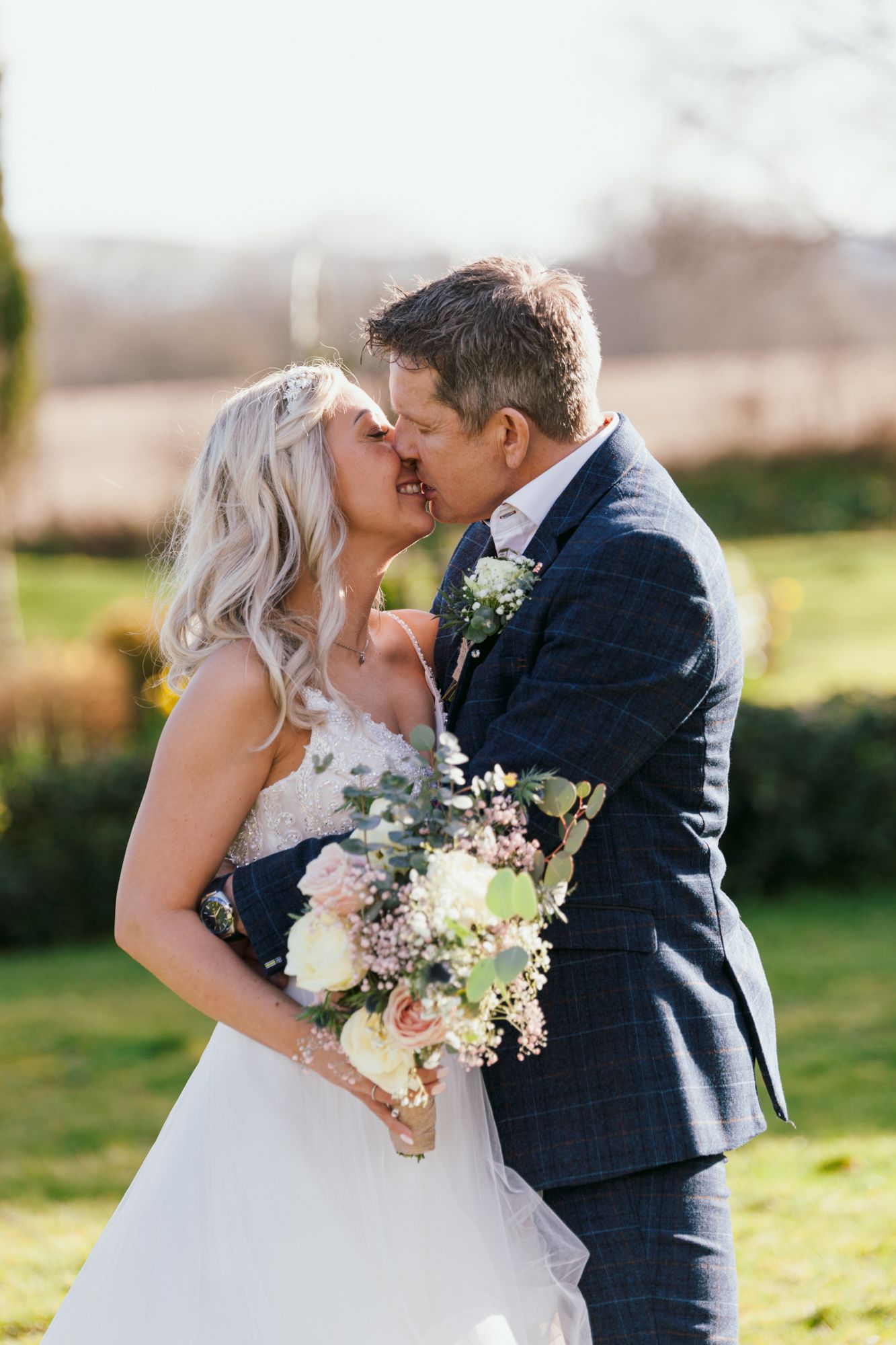 Emotional wedding ceremony captured by a skilled Hampshire photographer.