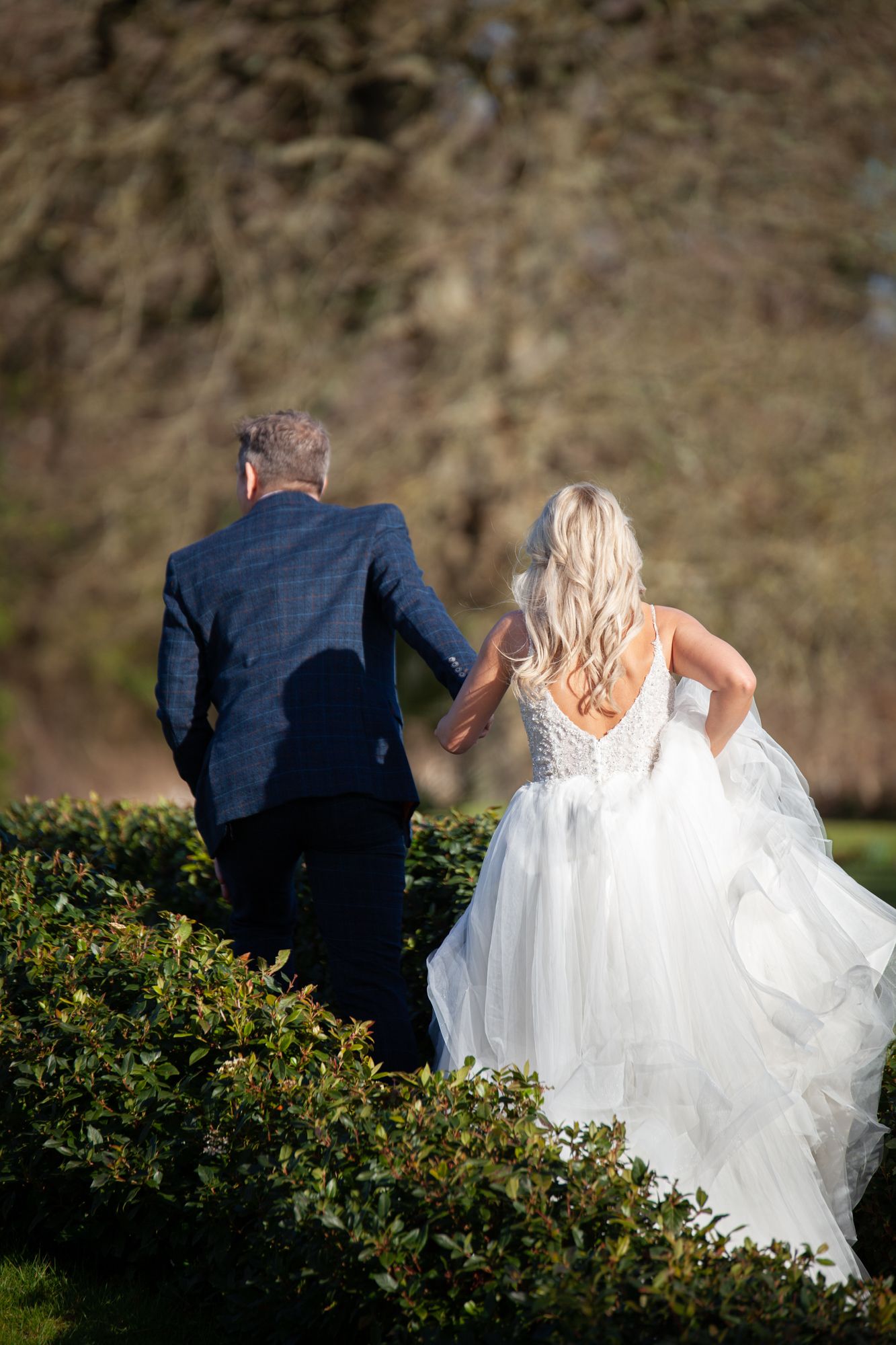 A stunning Hampshire wedding captured by an experienced photographer.