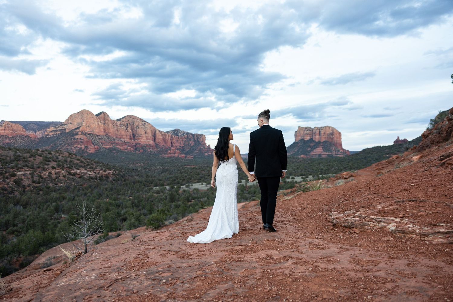 Wedding couple Sedona Arizona, Wedding Blog