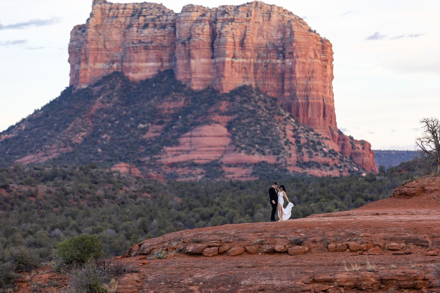 Wedding couple Sedona Arizona, Wedding Blog