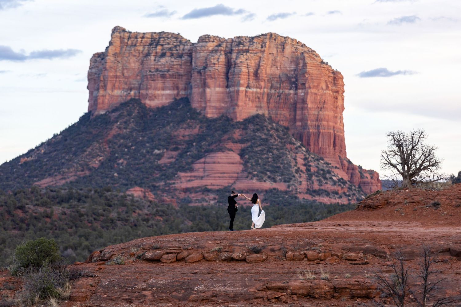 Wedding couple Sedona Arizona, Wedding Blog