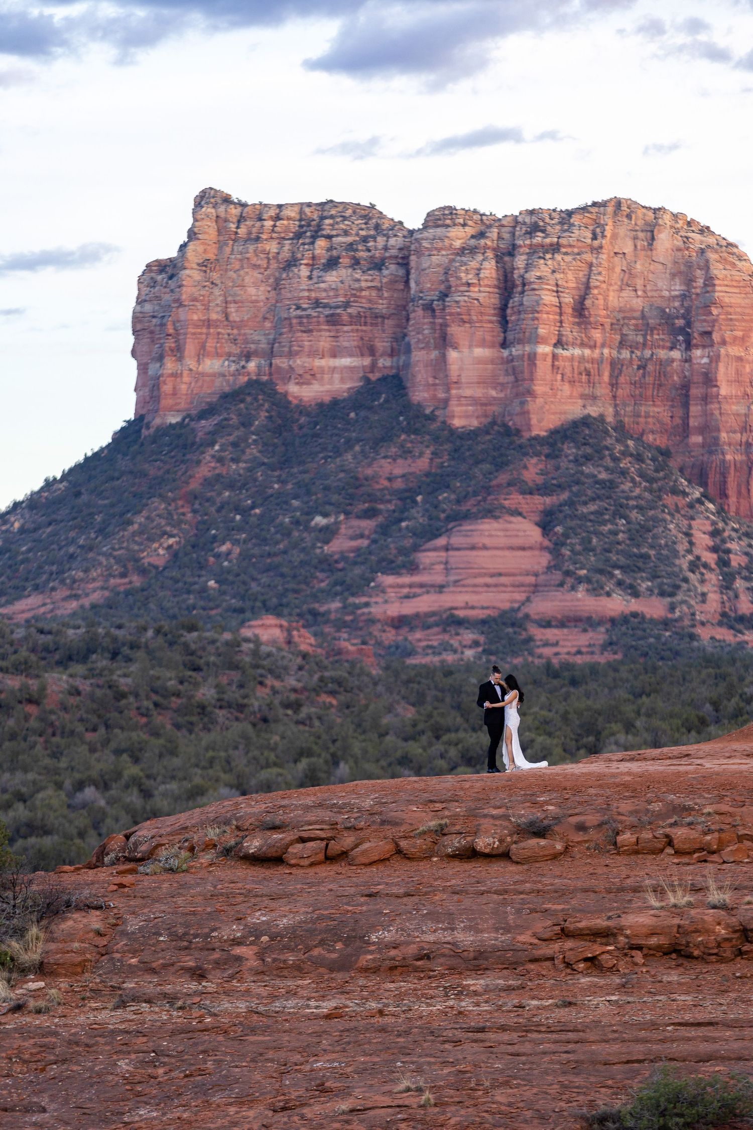 Wedding couple Sedona Arizona, Wedding Blog