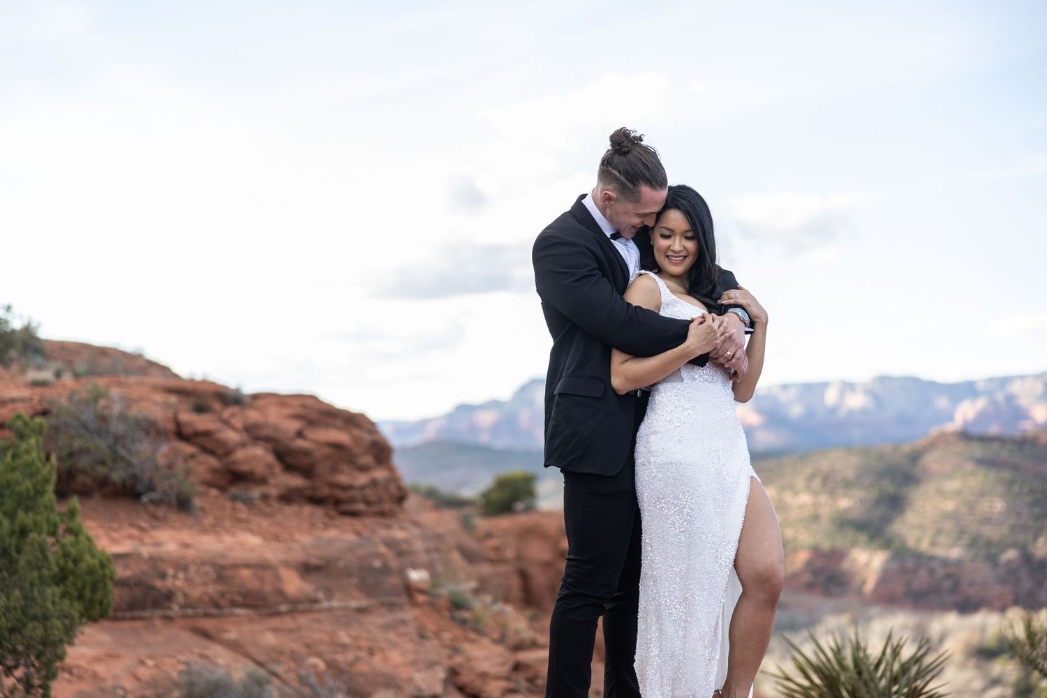 Wedding couple Sedona Arizona, Wedding Blog