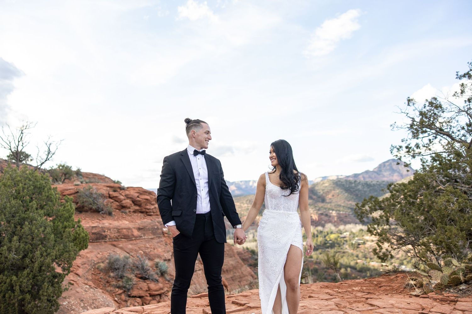 Wedding couple Sedona Arizona, Wedding Blog