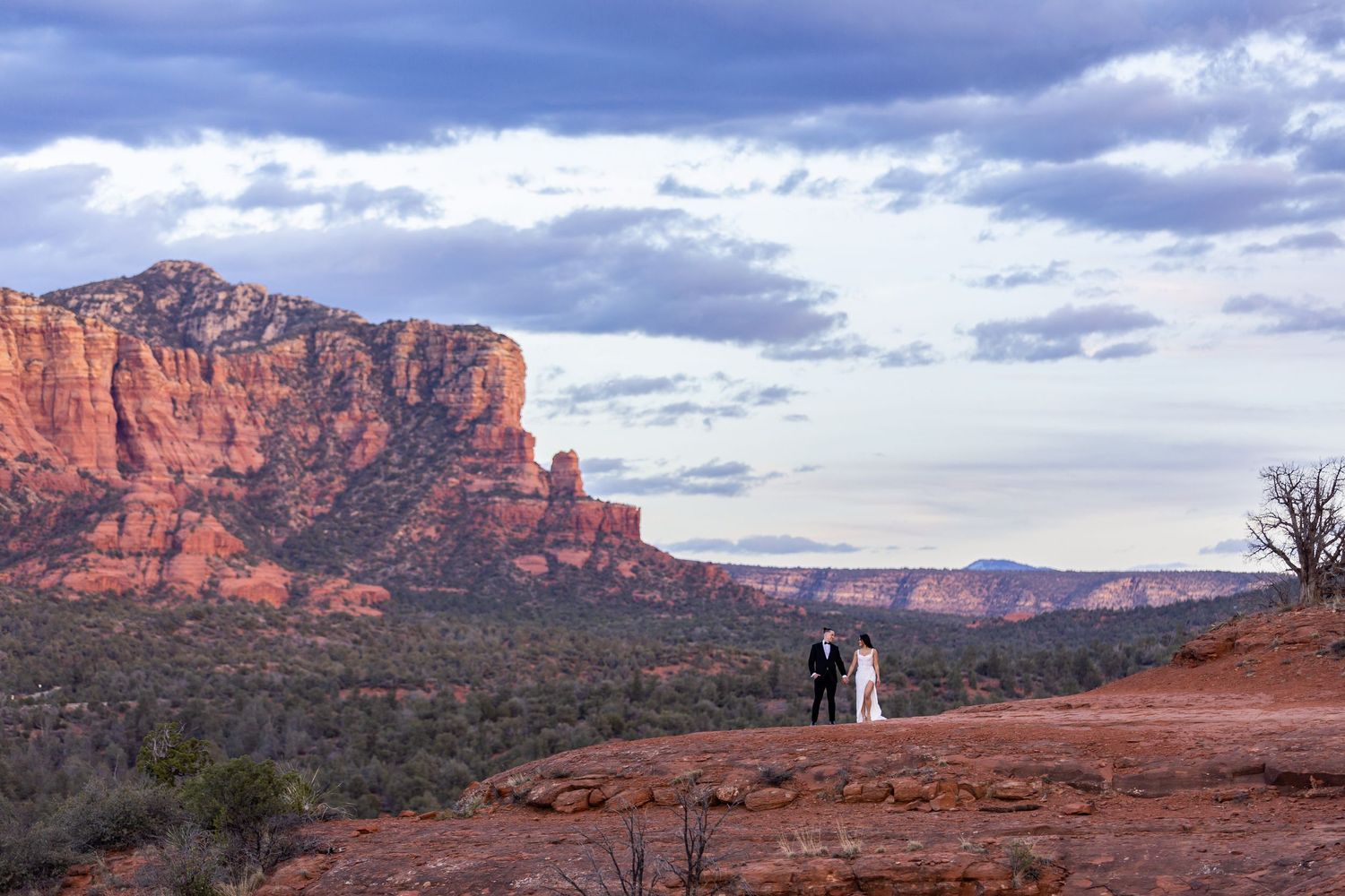 Wedding couple Sedona Arizona, Wedding Blog